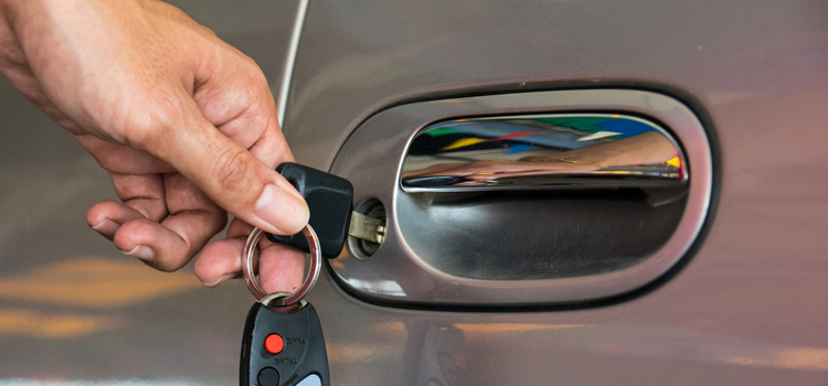 Car door lock repair in Linda
