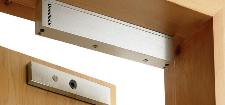 Magnetic lock installation Linda